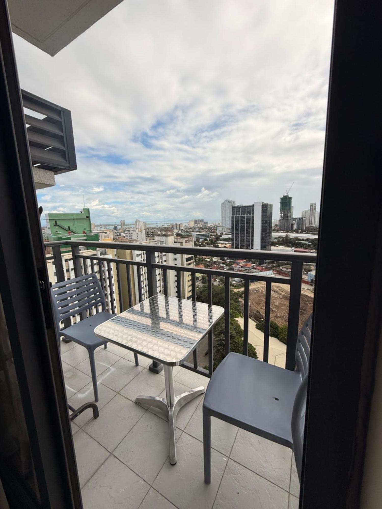Arlowes At 20F Grand Residences Себу Экстерьер фото